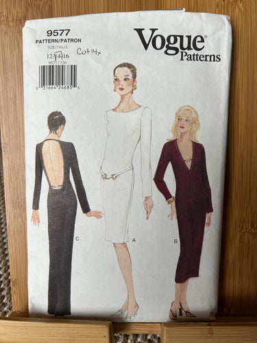 RARE Vintage Vogue Pattern #9577  Size 12-14-16 * Cut Size 14x