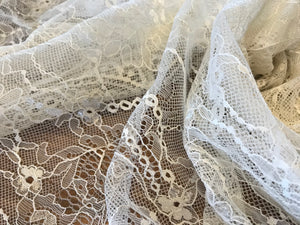 Ivory Double Scalloped Chantilly Lace.  1/4 Metre Price