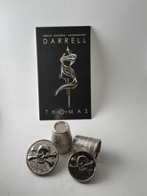 Load image into Gallery viewer, Hammered Silver Metal Skull &amp; Crossbones Button