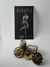 Load image into Gallery viewer, Hammered Gold Metal Skull &amp; Crossbones Button