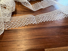 Load image into Gallery viewer, Vintage 1 1/4"  Lace Trim.     Metre Price