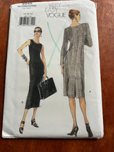 Load image into Gallery viewer, Vintage Vogue #9945  Size 14-16-18