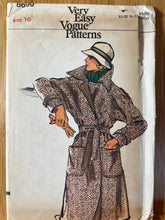 Load image into Gallery viewer, Vintage Vogue Sewing Pattern #8699 Size 16
