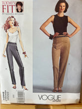 Load image into Gallery viewer, Vogue Sewing Pattern #2948  One Size