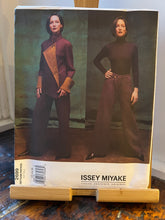 Load image into Gallery viewer, Rare Designer Vintage Vogue #2699 Size 12-14-16 Issey Miyake Original