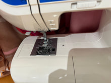 Load image into Gallery viewer, Floor Model  Elna 520 Sewing Machine