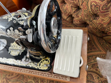Load image into Gallery viewer, Vintage Janowm Sewing machine and Wooden Case