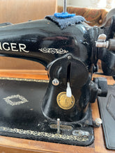 Load image into Gallery viewer, Vintage Singer Model #15 Sewing machine and Wooden Case
