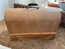 Load image into Gallery viewer, Vintage Singer Model #15 Sewing machine and Wooden Case