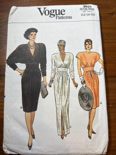 Vintage Vogue #9651 Size:  12-14-16