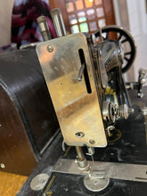 Load image into Gallery viewer, Vintage Eatonia