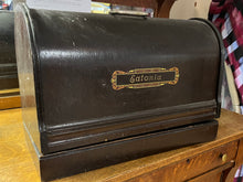 Load image into Gallery viewer, Vintage Eatonia
