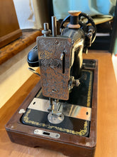 Load image into Gallery viewer, Vintage Singer Sewing machine and Wooden Case Serial #JC786351