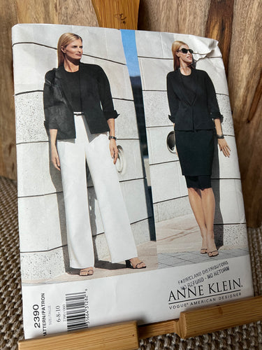 Vintage Vogue Pattern #2390  Anne Klein Size 6-8-10