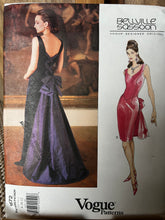 Load image into Gallery viewer, Rare Vintage Vogue Pattern #1672  Belleville Sassoon Size 8-10-12