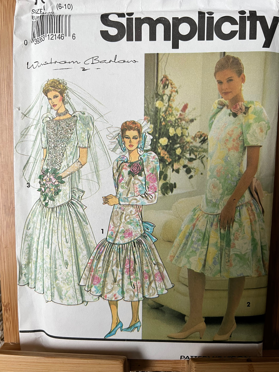 Simplicity Pattern #7675  Size 6-8-10