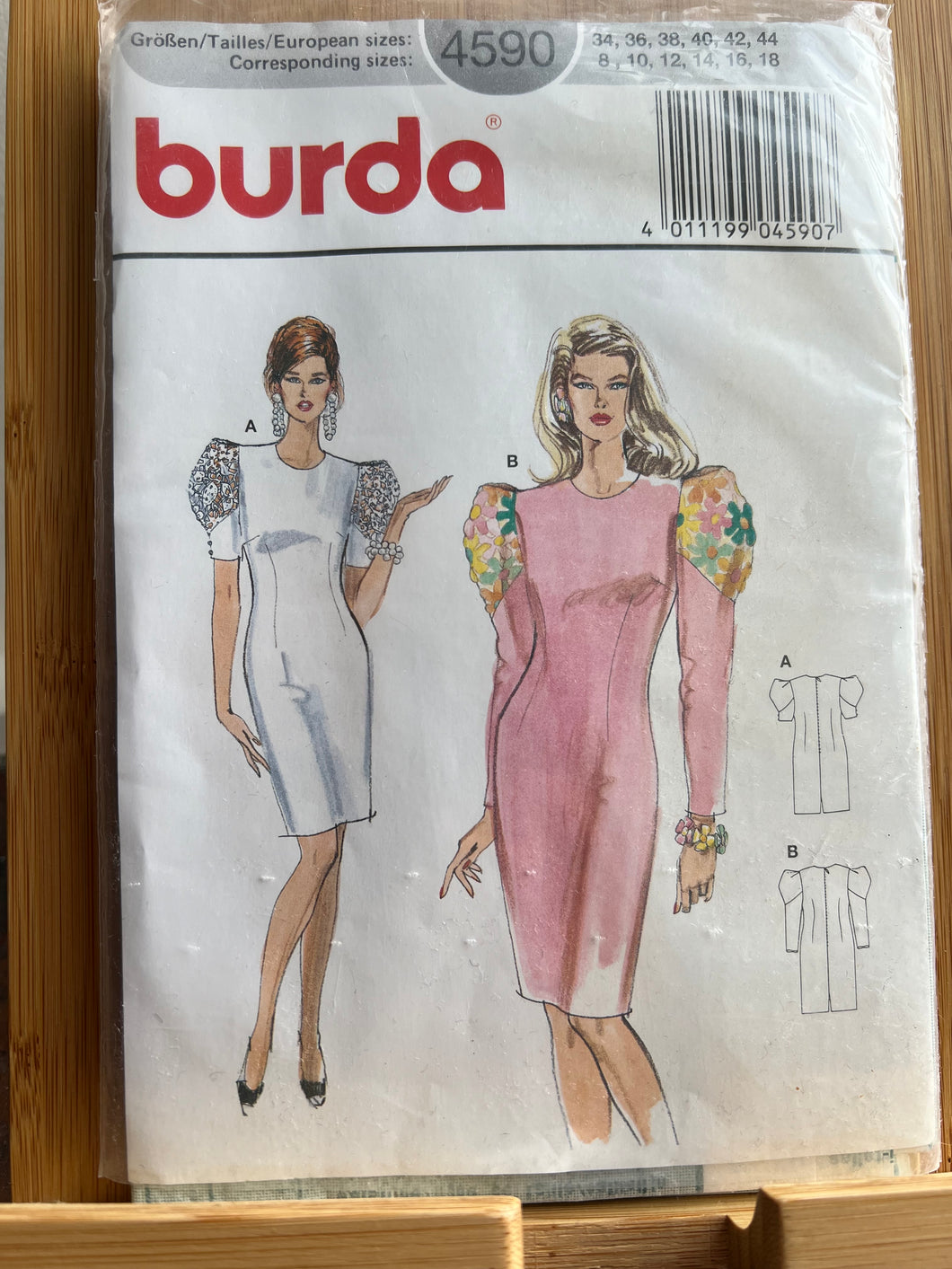 Burda Pattern #4590   Size 8-10-12-14-16-18