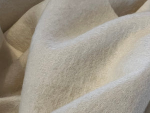Ivory Blend 40% Wool 40% Alpaca 20% Nylon Coating  1/4 Metre Price