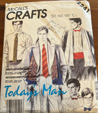 Load image into Gallery viewer, McCall's Sewing Pattern #2241