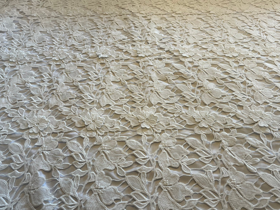 White Guipure Lace 3D Floral.   1/4 Metre Price