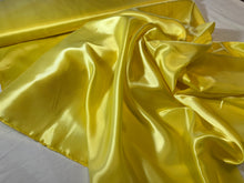Load image into Gallery viewer, Designer Yellow Rose 100% Bemberg Lining.    1/4 Metre Price
