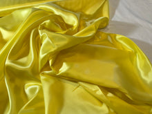 Load image into Gallery viewer, Designer Yellow Rose 100% Bemberg Lining.    1/4 Metre Price