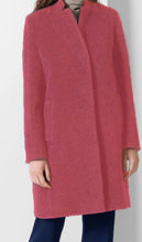 Load image into Gallery viewer, Luxurious Pink Blend 40% Wool 40% Alpaca 20% Nylon Coating  1/4 Metre Price