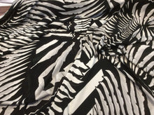 Load image into Gallery viewer, Italian designer Black &amp; White Kraken Knit.     1/4 Meter Price