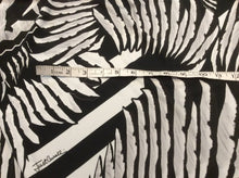 Load image into Gallery viewer, Italian designer Black &amp; White Kraken Knit.     1/4 Meter Price