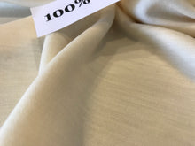 Load image into Gallery viewer, Ivory Lightweight 100% Wool Knit     1/4 Metre Price
