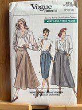 Load image into Gallery viewer, Vintage Vogue # 7018 Size 8-10-12