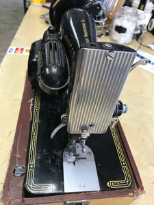 Vintage Singer Sewing Machine $40.00