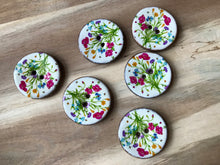 Load image into Gallery viewer, Floral Bouquet Coconut Shell Button.    Price per Button