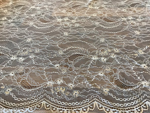 White Double Scalloped Chantilly Lace.  1/4 Metre Price