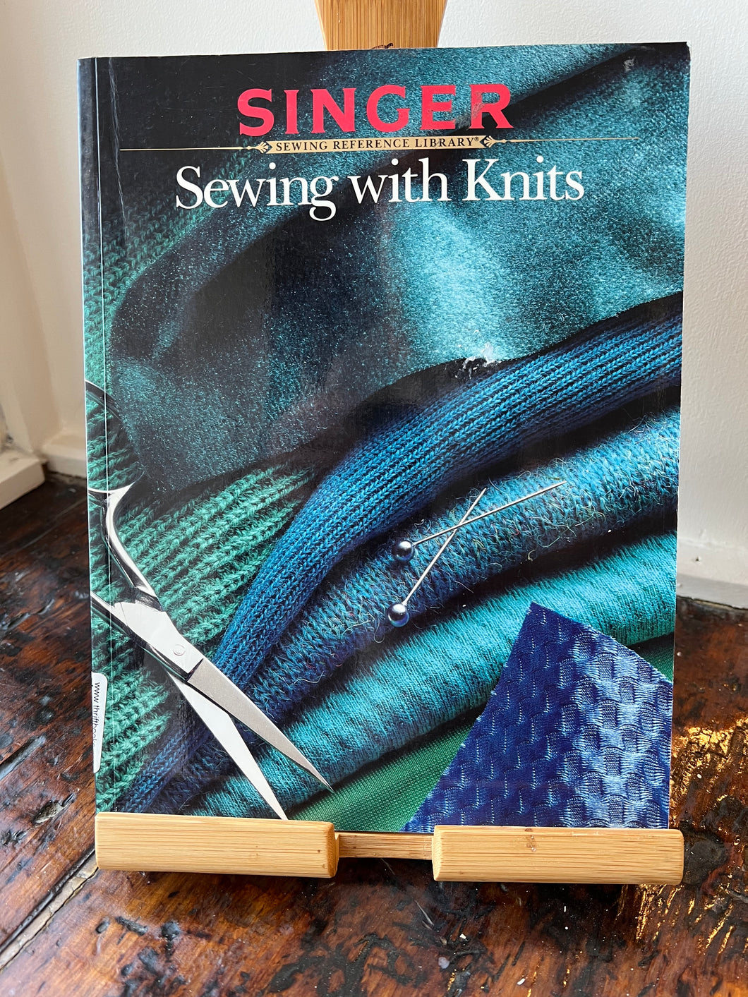 Singer Sewing with Knits - Soft Cover