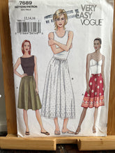 Load image into Gallery viewer, Vintage Vogue #7689. Size 12-14-16