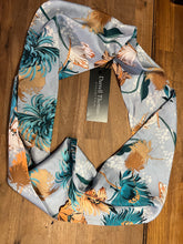 Load image into Gallery viewer, Gucci Designer Floral Silk Scarf